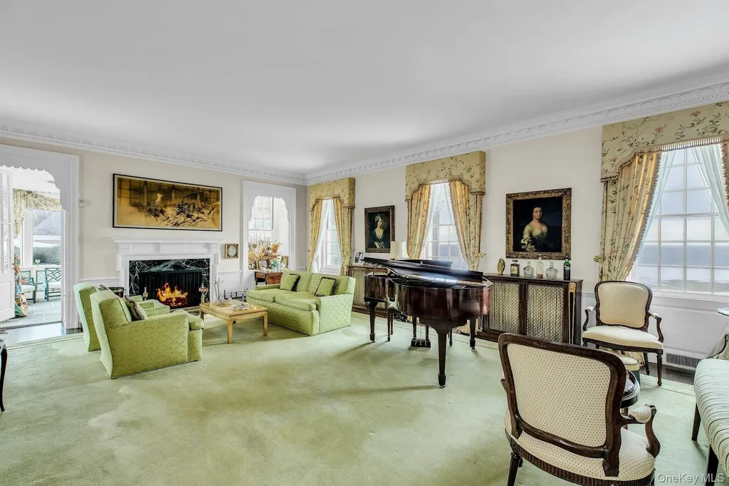 2 Wallis Lane Saint James NY 11780