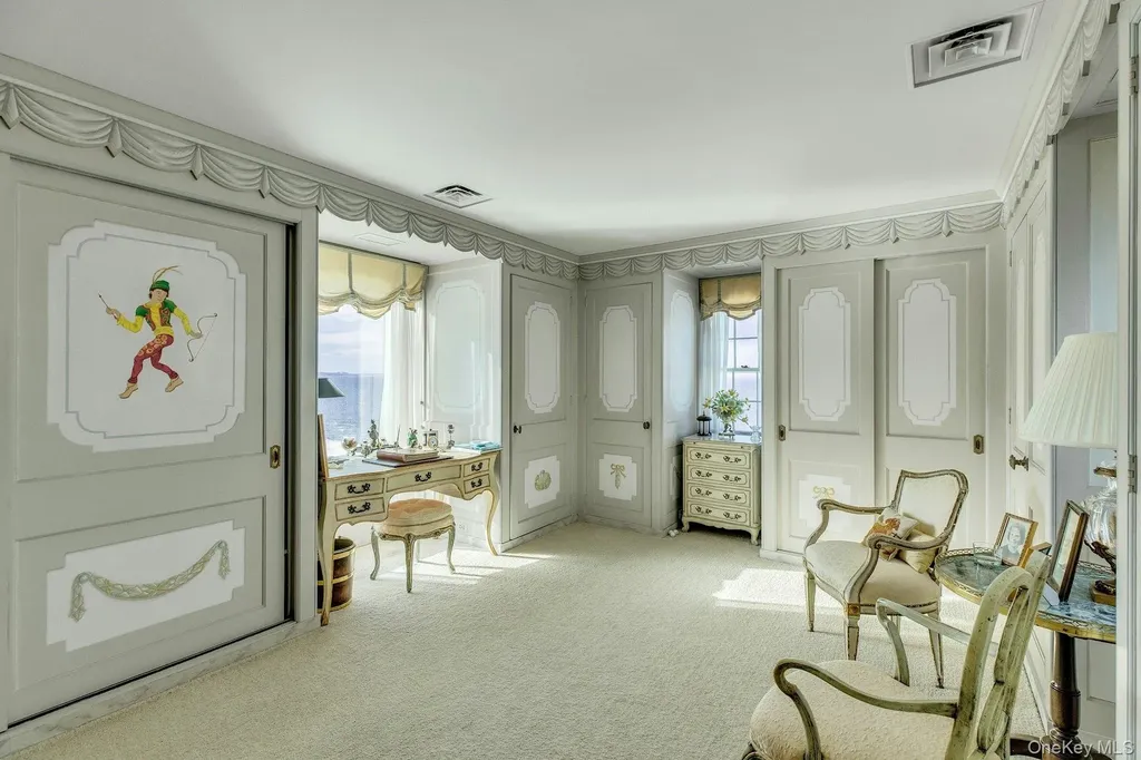 2 Wallis Lane Saint James NY 11780