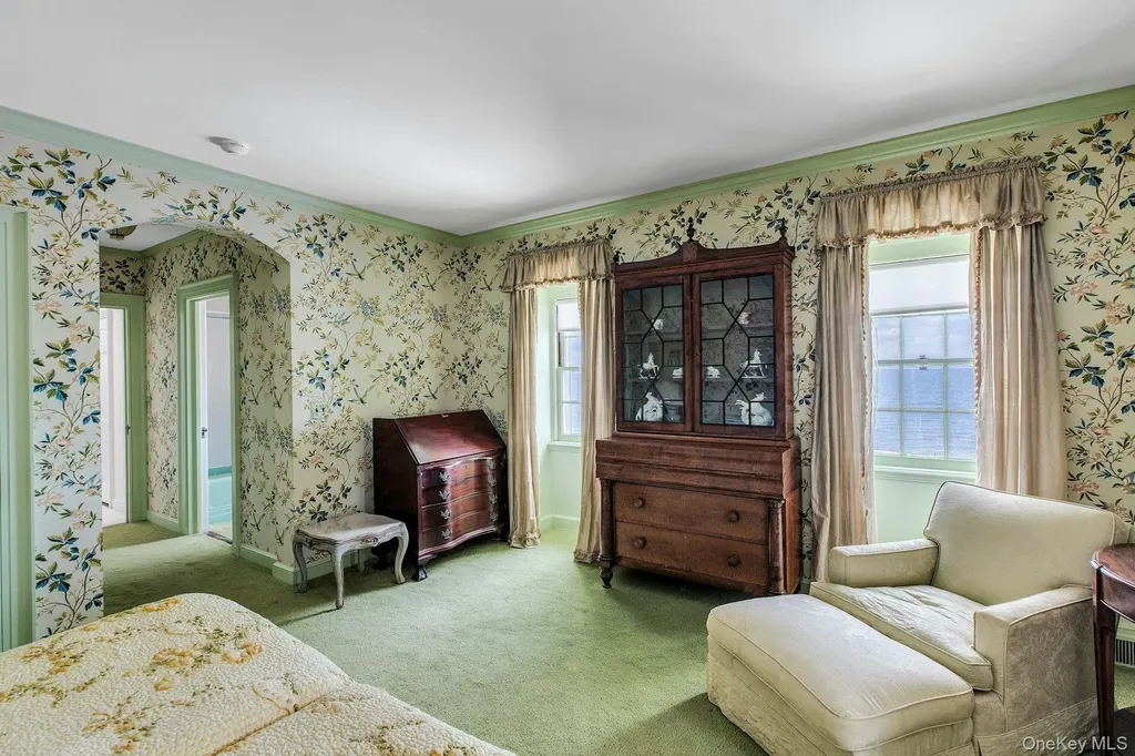 2 Wallis Lane Saint James NY 11780