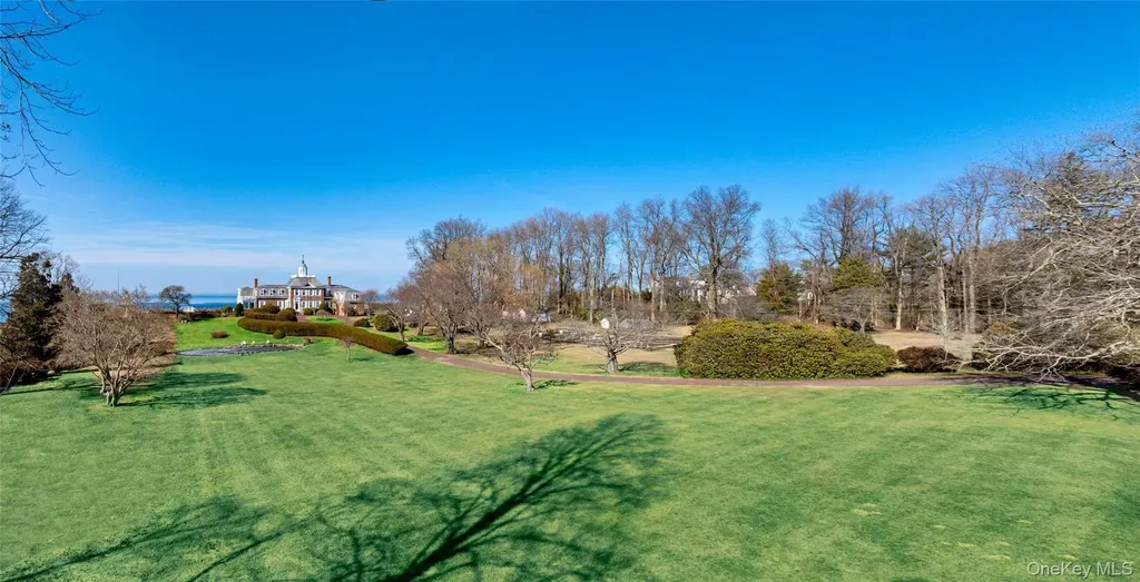 2 Wallis Lane Saint James NY 11780