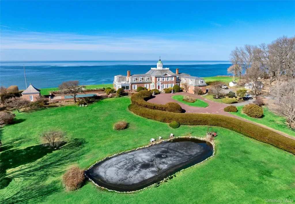 2 Wallis Lane Saint James NY 11780