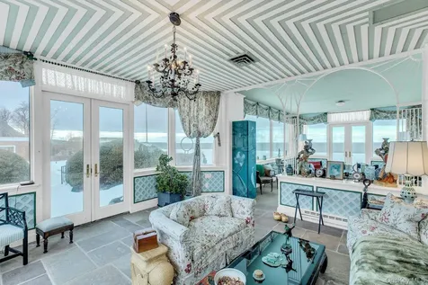 2 Wallis Lane Saint James NY 11780