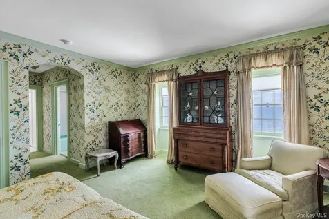 2 Wallis Lane Saint James NY 11780