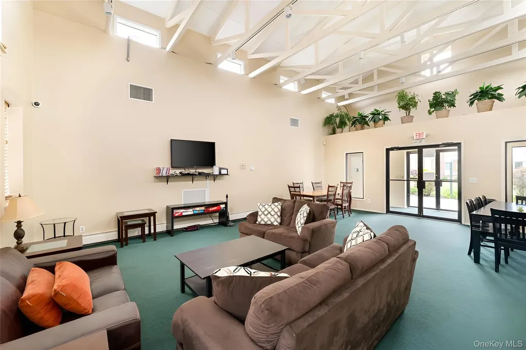 2449 Union Boulevard Islip NY 11751
