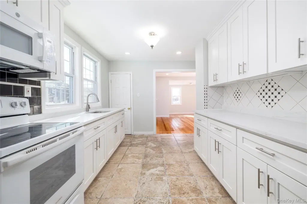 101 Harris Avenue Freeport NY 11520
