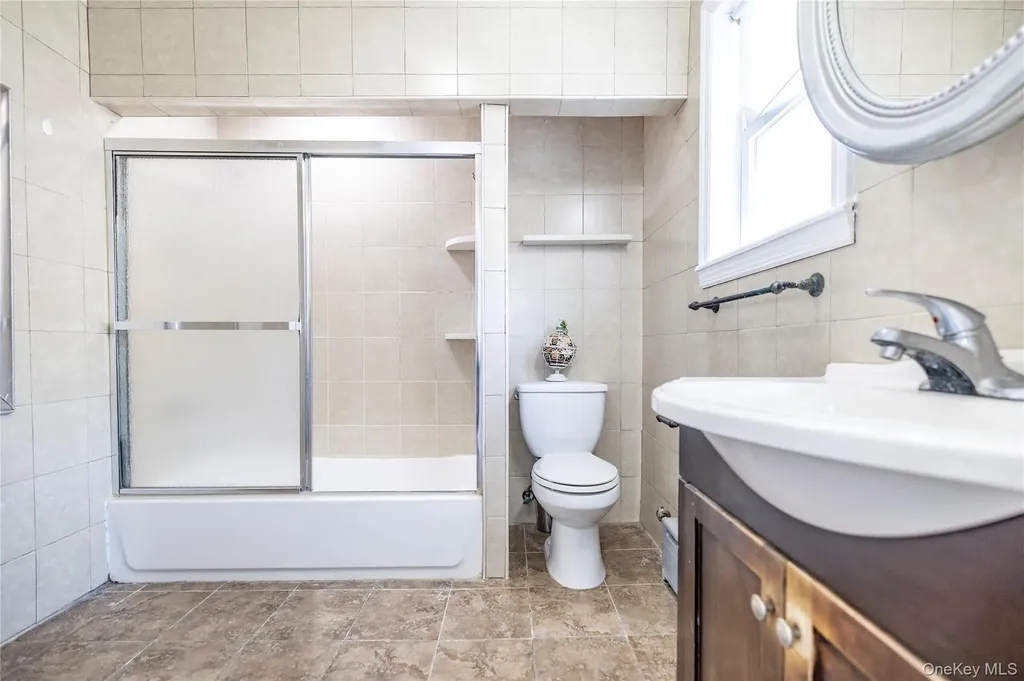 101 Harris Avenue Freeport NY 11520