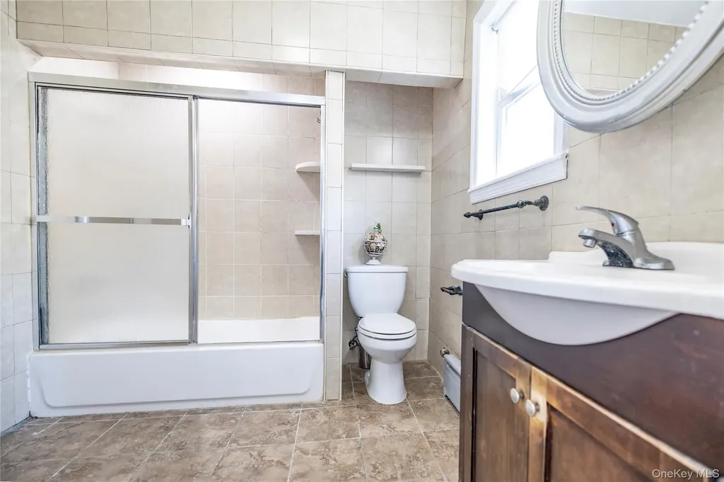 101 Harris Avenue Freeport NY 11520