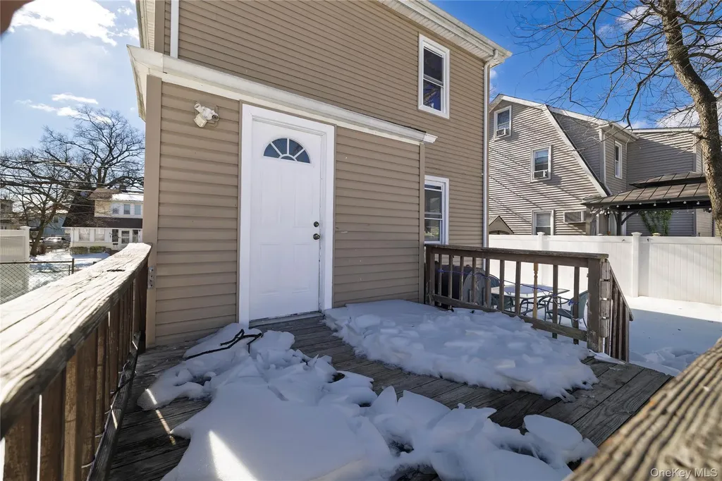 101 Harris Avenue Freeport NY 11520