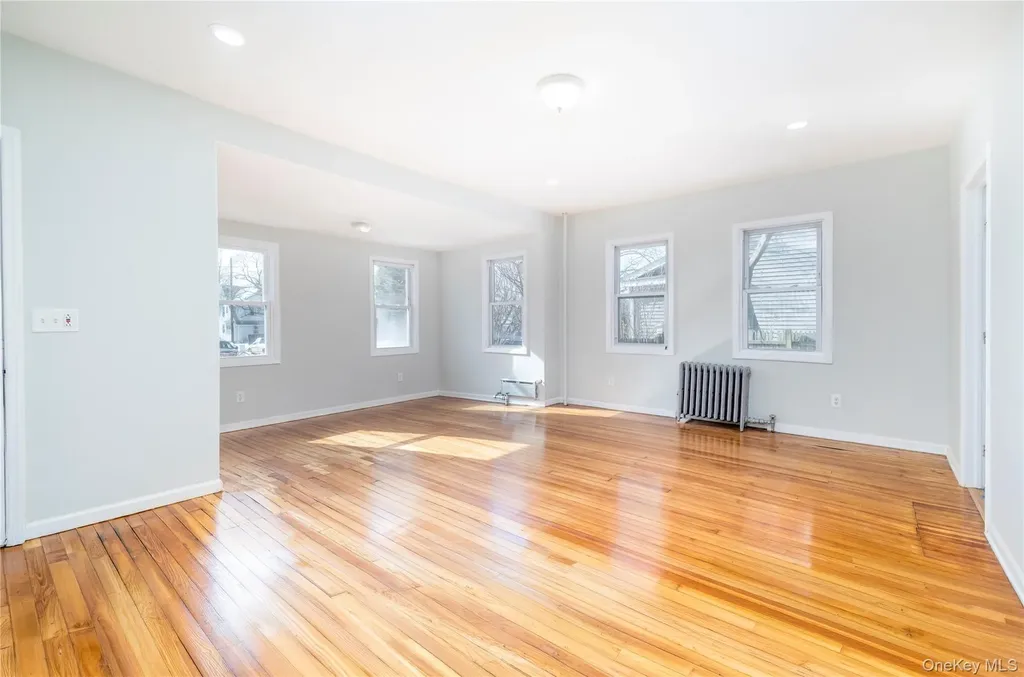 101 Harris Avenue Freeport NY 11520