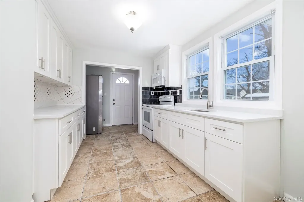 101 Harris Avenue Freeport NY 11520