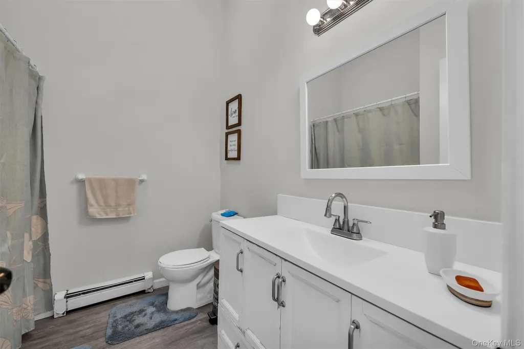 19 Summit Farmingville NY 11738