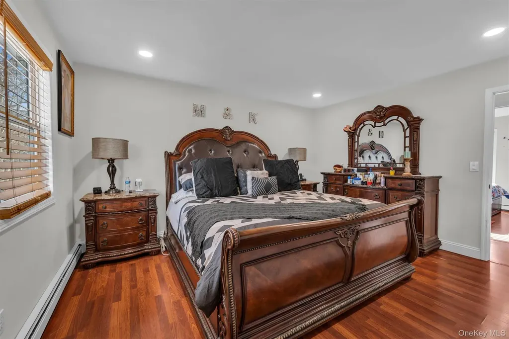 19 Summit Farmingville NY 11738