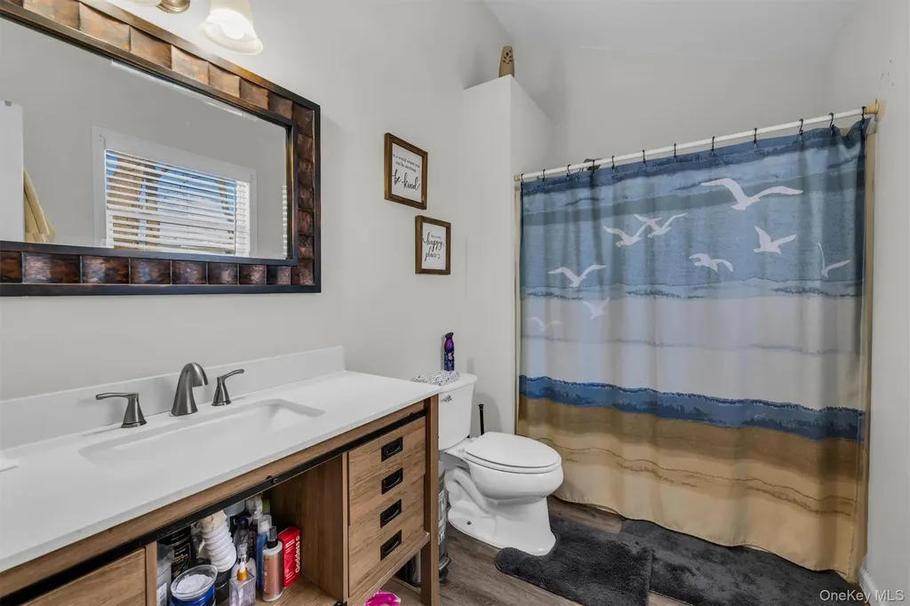 19 Summit Farmingville NY 11738