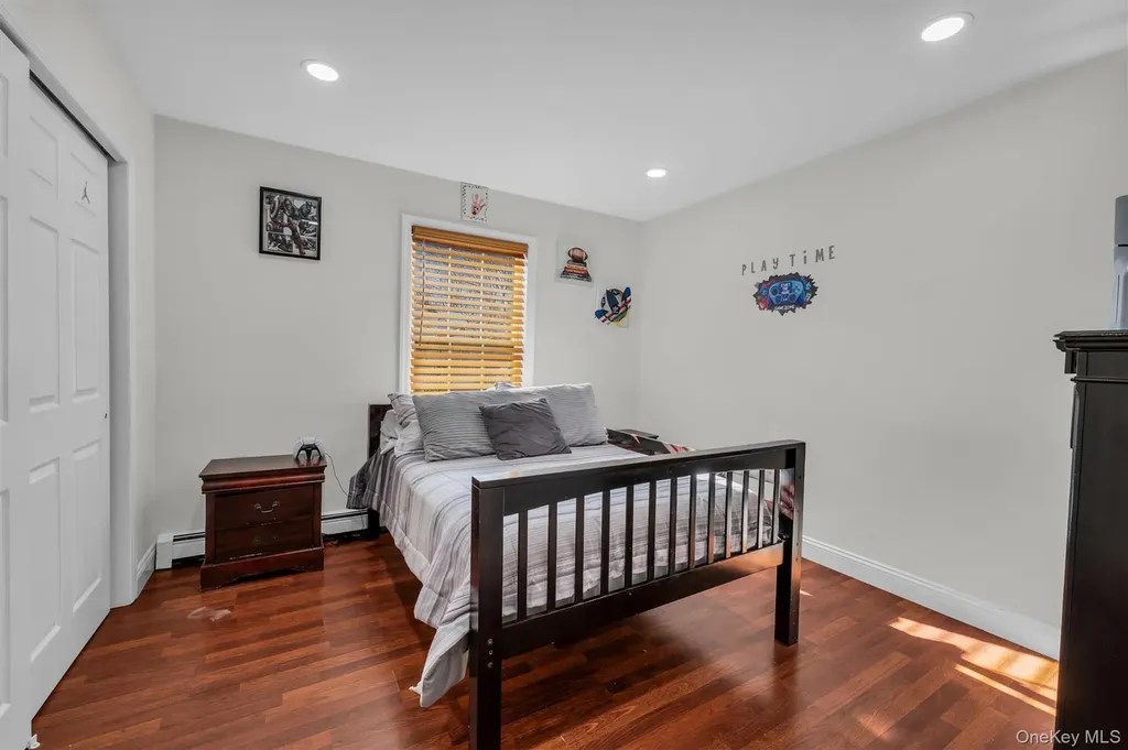 19 Summit Farmingville NY 11738