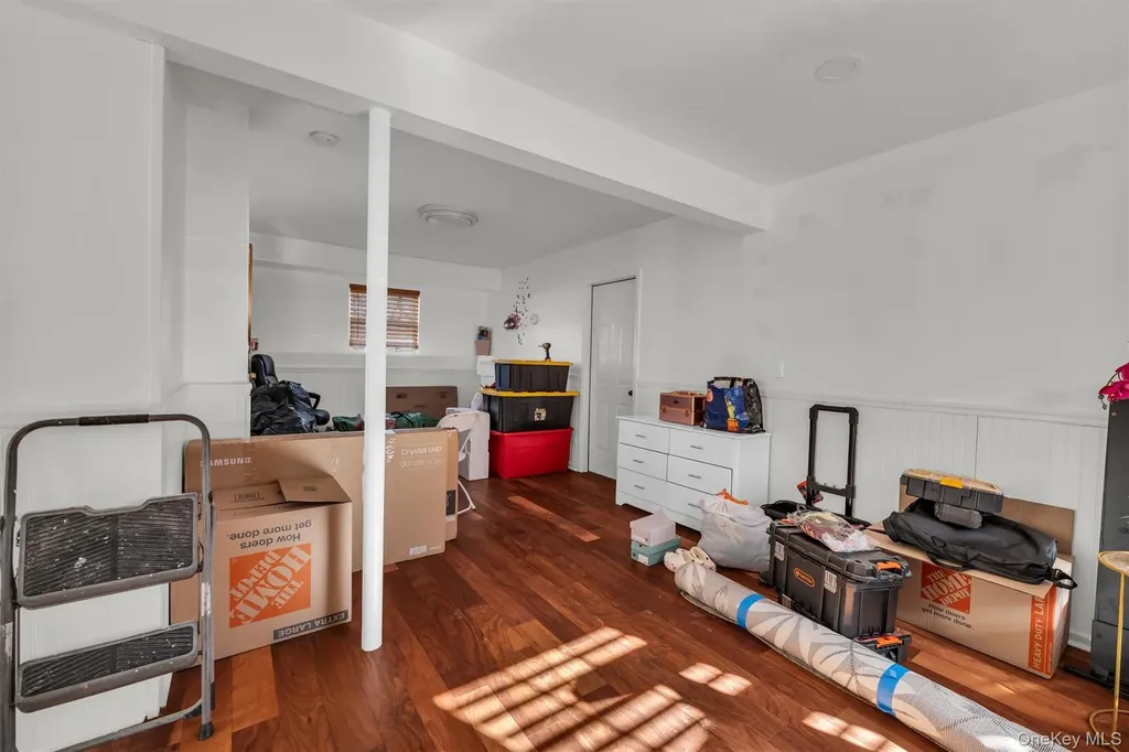19 Summit Farmingville NY 11738