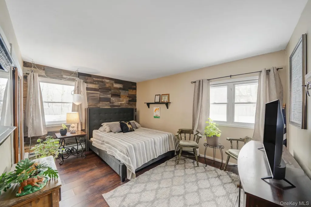 6 Howe Court Coram NY 11727