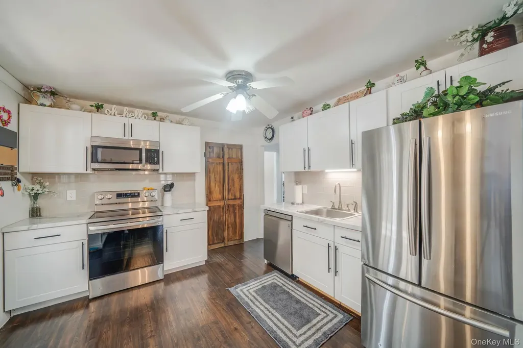 6 Howe Court Coram NY 11727