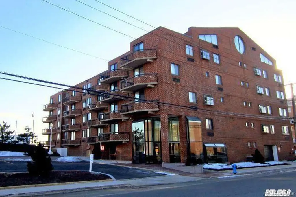 750 W Broadway Long Beach NY 11561