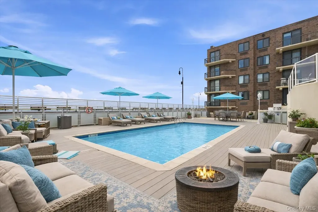 750 W Broadway Long Beach NY 11561