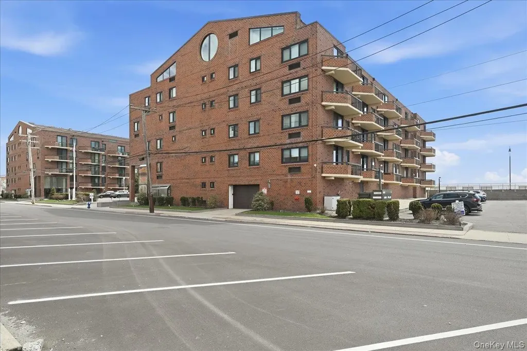 750 W Broadway Long Beach NY 11561