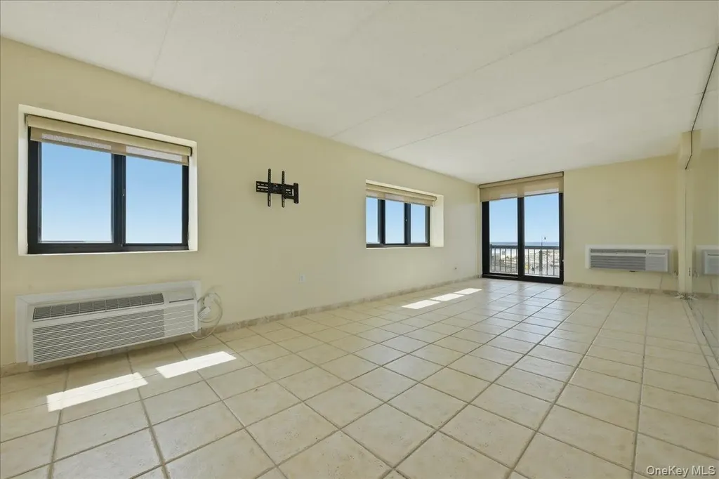 750 W Broadway Long Beach NY 11561