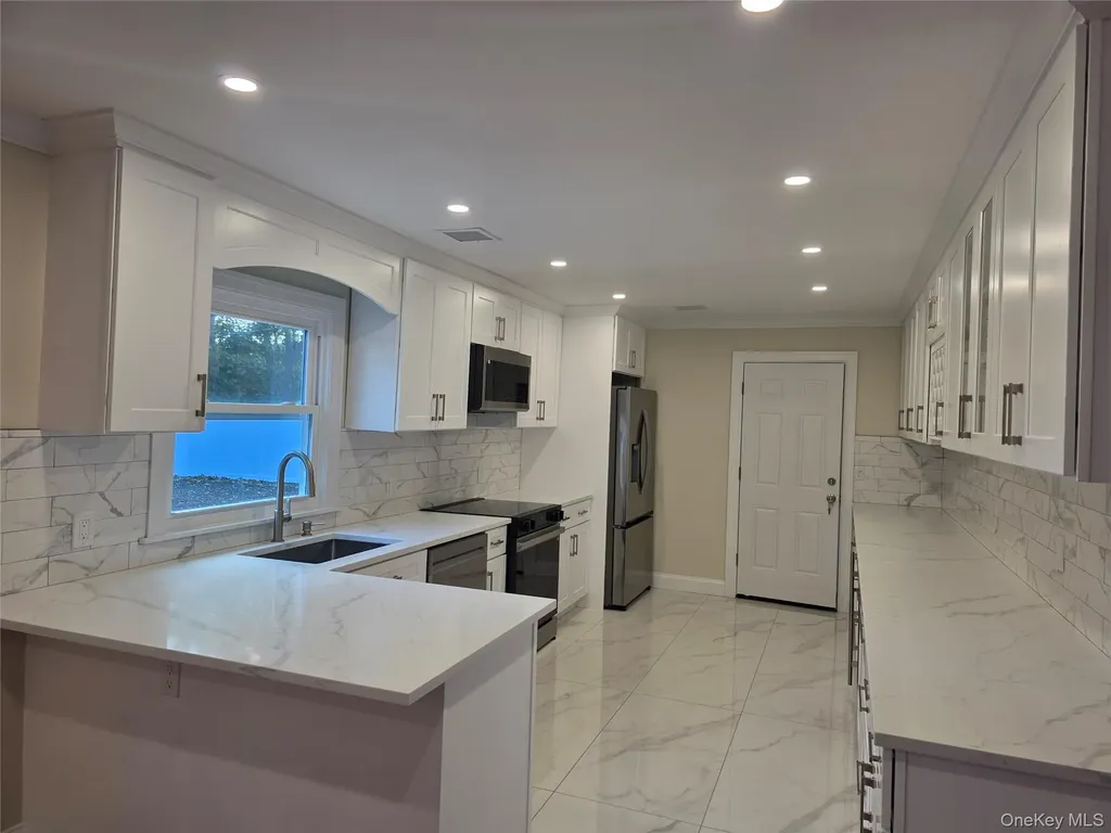 5 Bently Lane Stony Brook NY 11790
