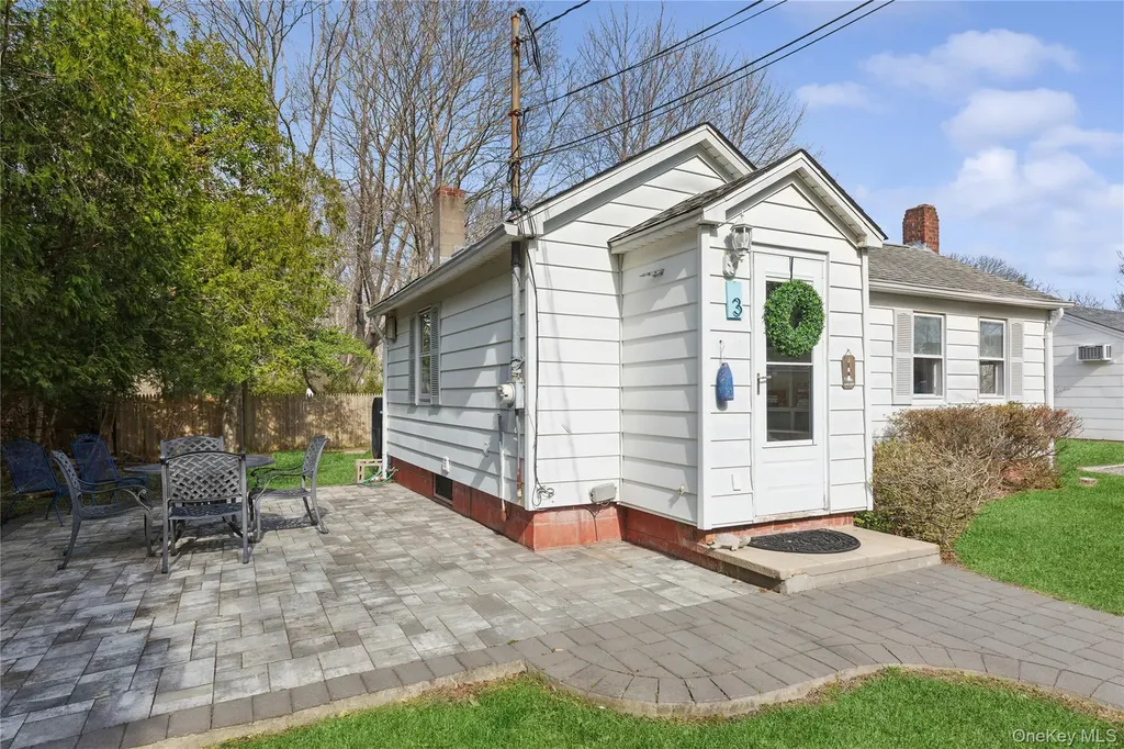 3 Lincoln Street Westhampton NY 11977
