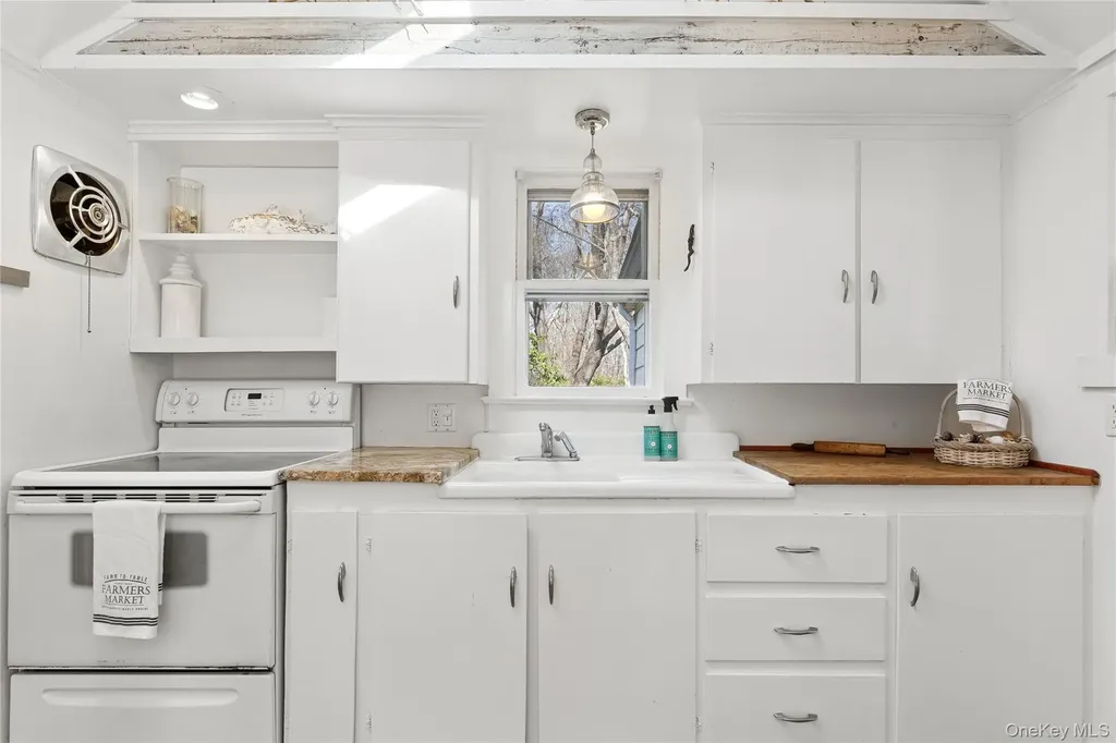 3 Lincoln Street Westhampton NY 11977