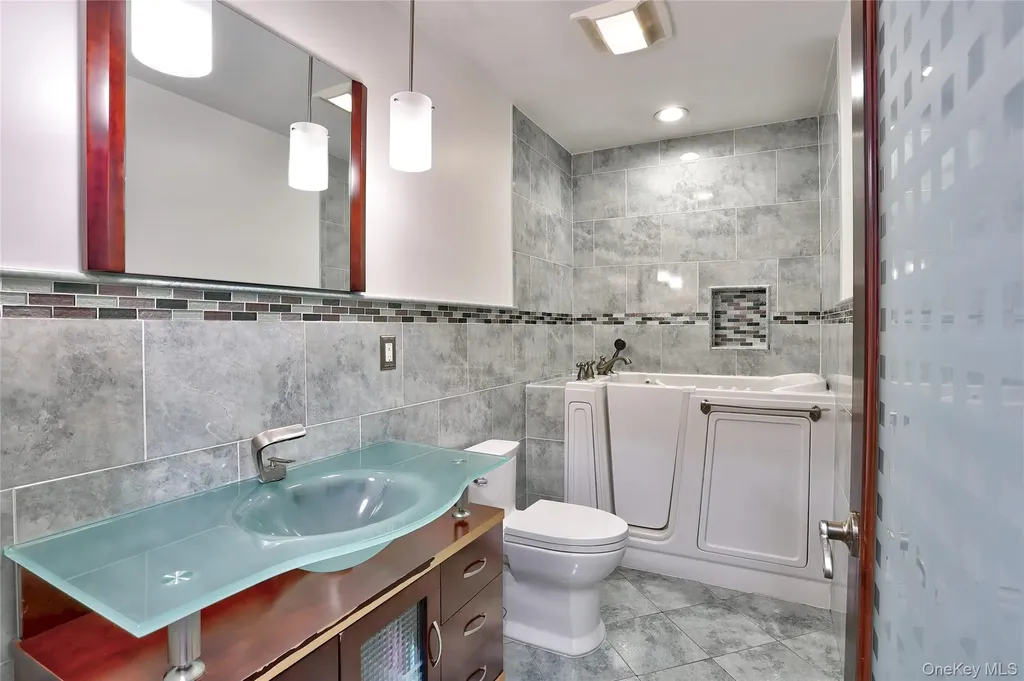 18 Wilsher Drive Monsey NY 10952