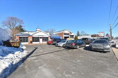 815 Old Country Road Westbury NY 11590