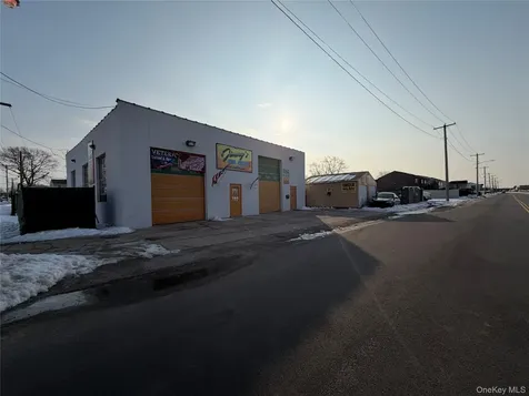 620 Shore Road Lindenhurst NY 11757