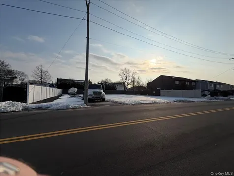 620 Shore Road Lindenhurst NY 11757