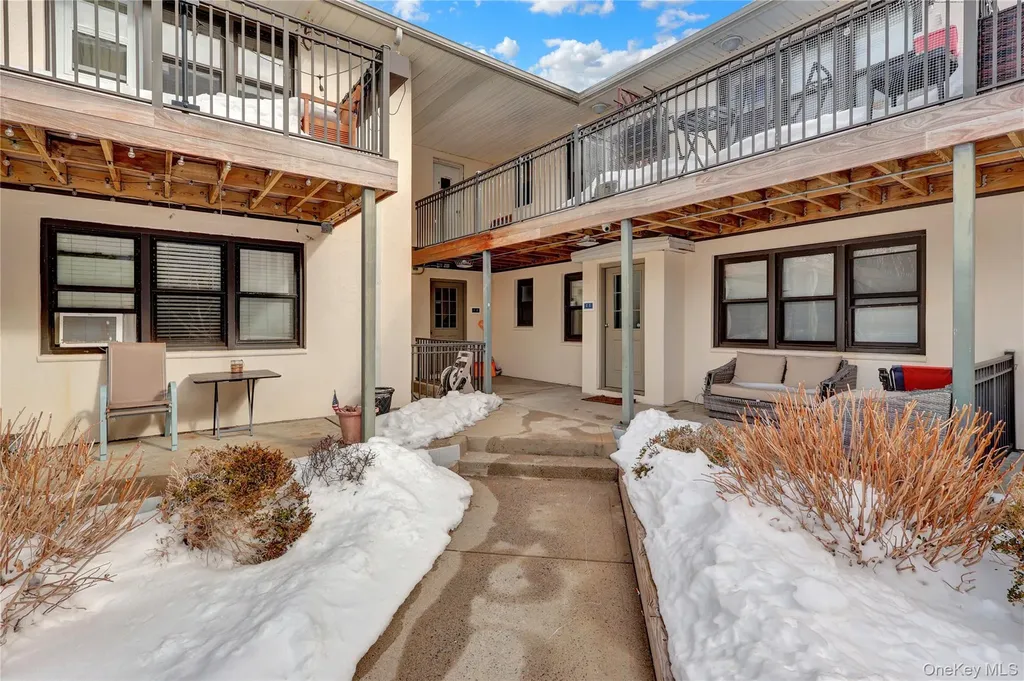 65 W Broadway Long Beach NY 11561