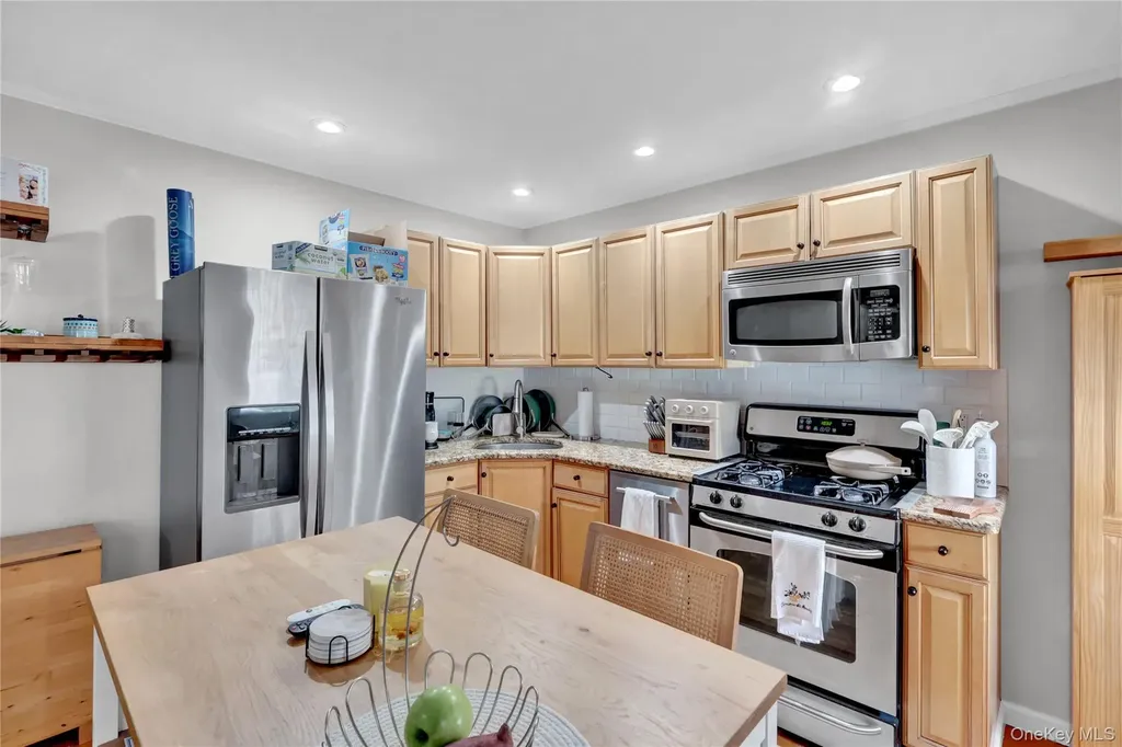 65 W Broadway Long Beach NY 11561