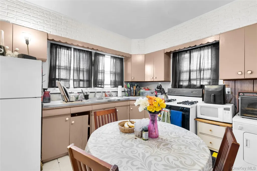45 Aka 47 Saint James Terrace Yonkers NY 10704