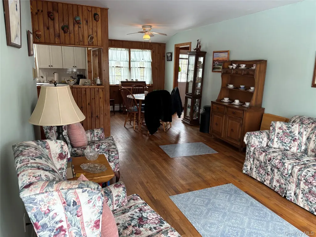 126 Michael Road Oakdale NY 11769