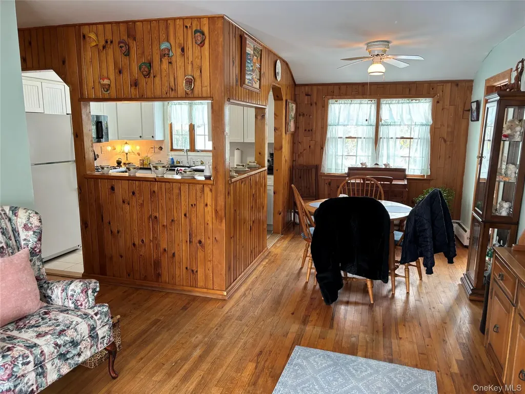 126 Michael Road Oakdale NY 11769