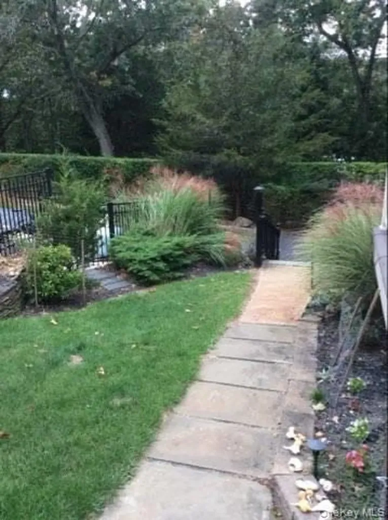 41 Red Cedar Point Hampton Bays NY 11946