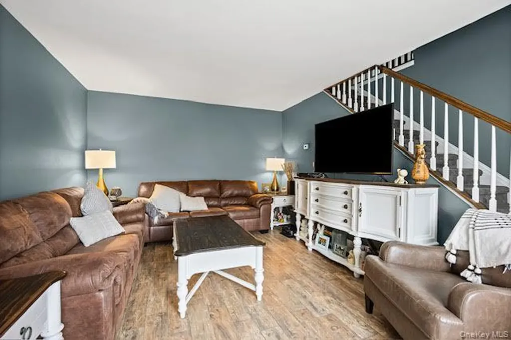 231 Springmeadow Drive Holbrook NY 11741