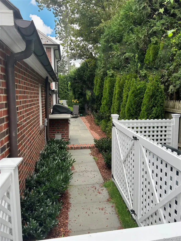 41 Sturgis Road Bronxville NY 10708