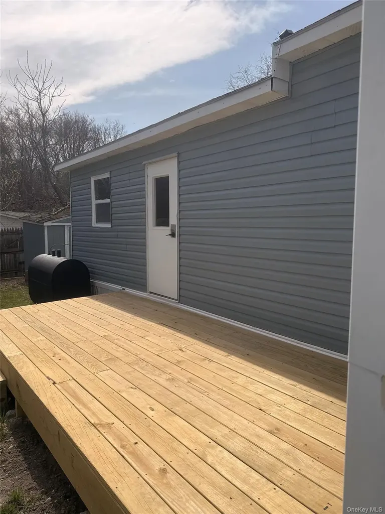 16 Jennifer Court Poughkeepsie NY 12601