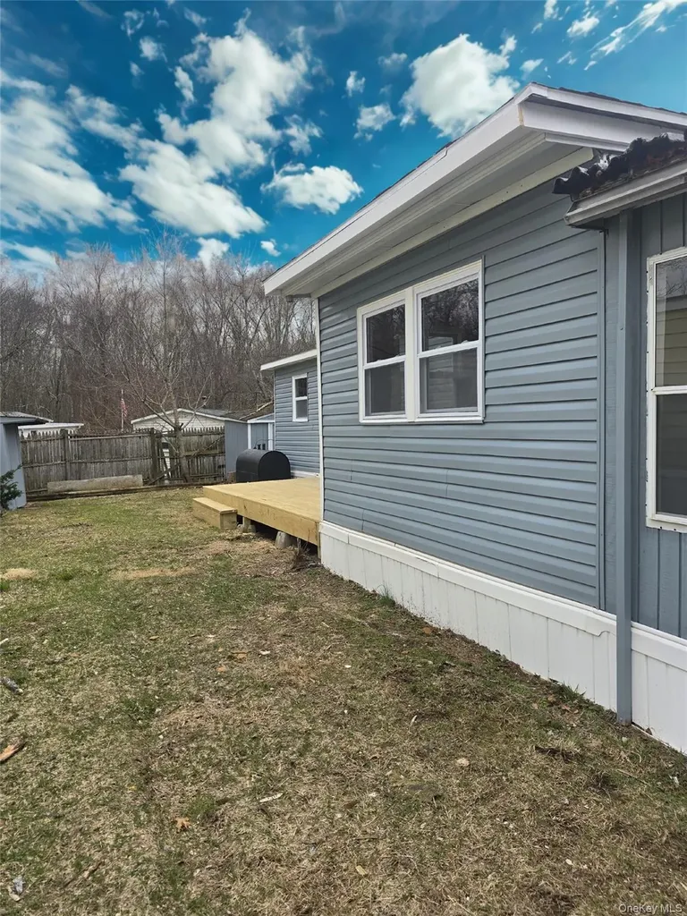 16 Jennifer Court Poughkeepsie NY 12601