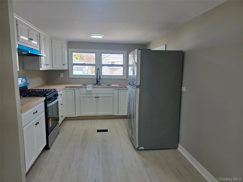 16 Jennifer Court Poughkeepsie NY 12601