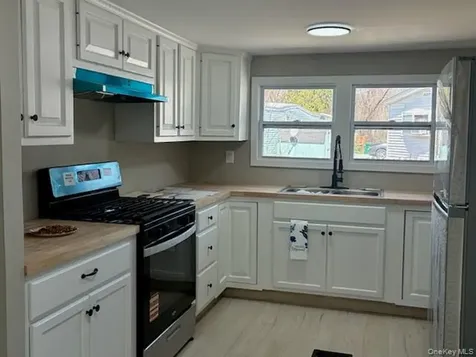 16 Jennifer Court Poughkeepsie NY 12601