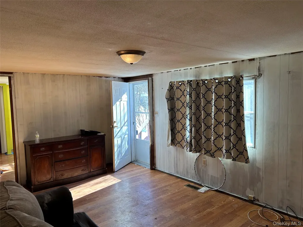 34 Dogwood Loop Bloomingburg NY 12721