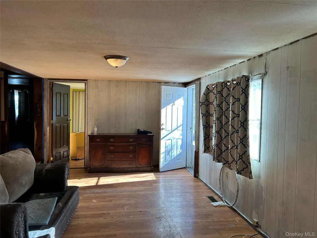 34 Dogwood Loop Bloomingburg NY 12721