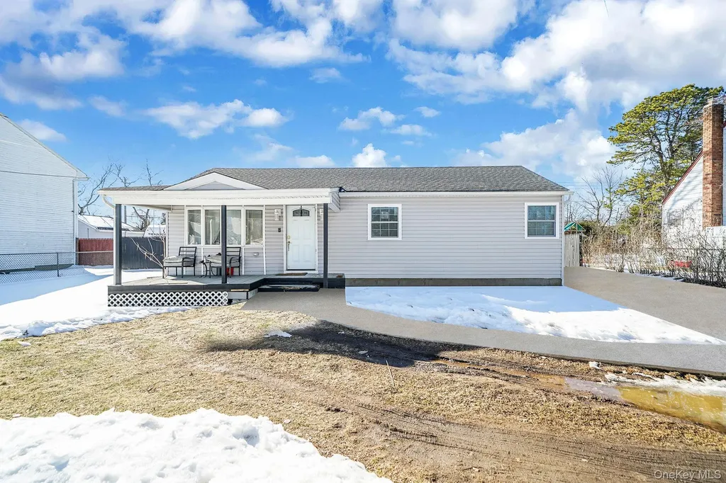 22 Eisenhower Avenue Brentwood NY 11717