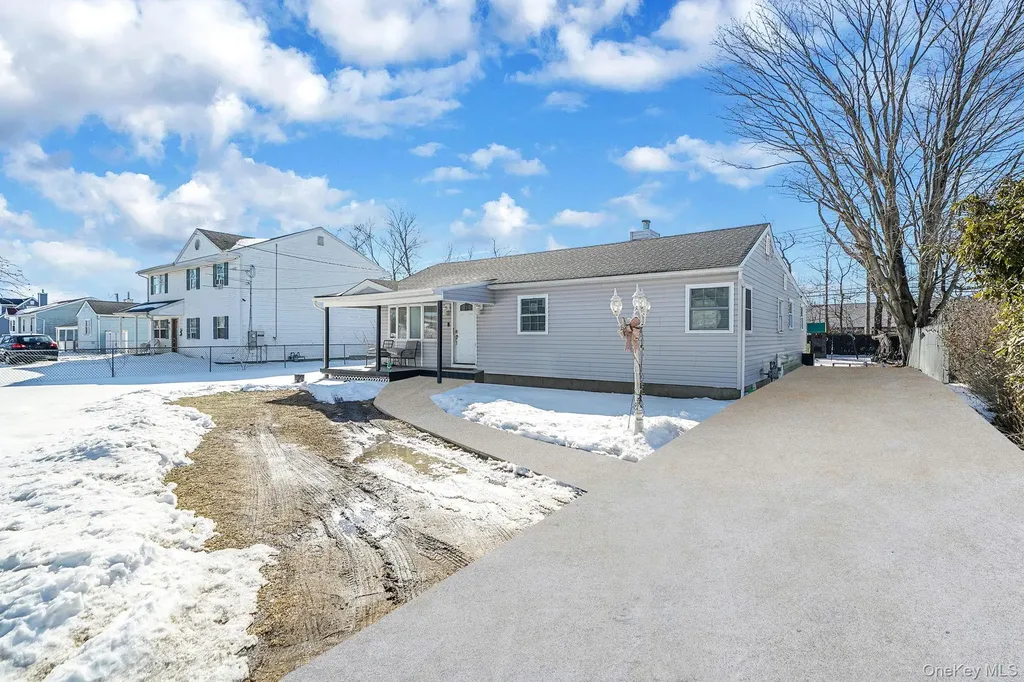 22 Eisenhower Avenue Brentwood NY 11717