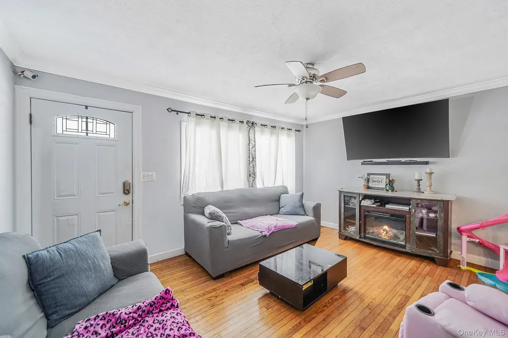 22 Eisenhower Avenue Brentwood NY 11717