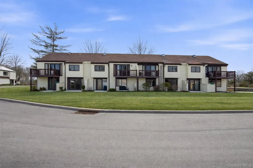 41 Jefferson Oval Yorktown Heights NY 10598